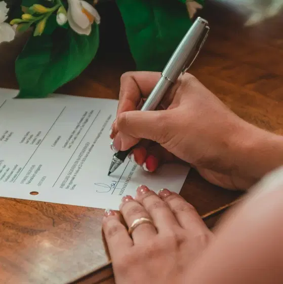 Unterschriften auf Papier